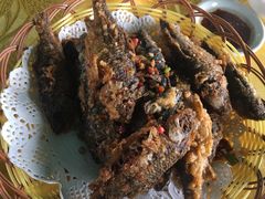 椒盐炸禾花鱼-菠菜美食