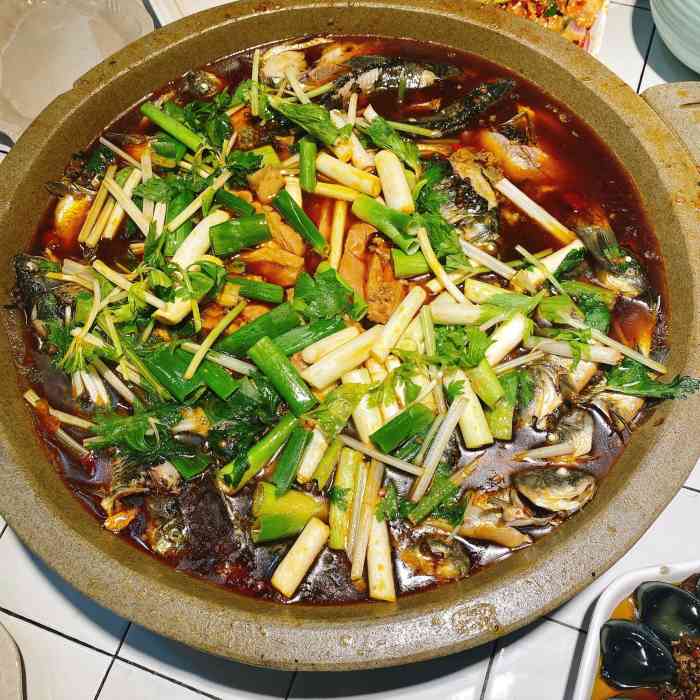 食寨年代石锅鲫鱼(花卉园店)-"位置在花卉园的美食节,离地铁站2b出口
