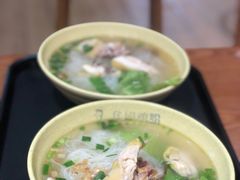 招牌越南鸡肉粉-华姐鸡粉(中心店)