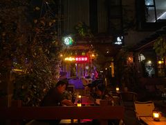 -城墙外BAR