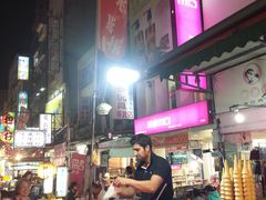 -六合夜市