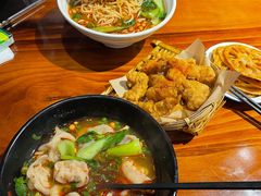 -爆炸头阿姨小四川正宗川味小吃(无任何分店)