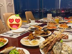 -荣誉国际酒店-云顶旋转餐厅