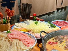 -周小明火锅(黑金冠社区店)