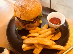 -HELLO 27 意面·沙拉·帕尼尼