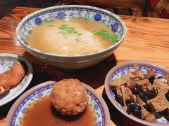 咸蛋黄狮子头-老外婆本帮面(塔城路店)