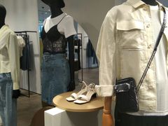 -URBAN REVIVO(上海中庚漫游城店)