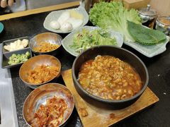 -臻牛烤肉