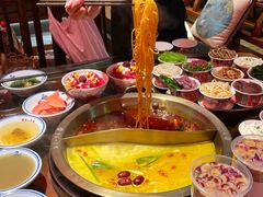 -小天鹅火锅·一线江景洪鼎旗舰店(洪崖洞店)