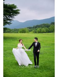 -雪中彩影婚纱摄影·微光艺术中心