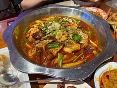 -爆炸头阿姨小四川正宗川味小吃(无任何分店)