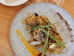 -Mark&Mars Restaurant