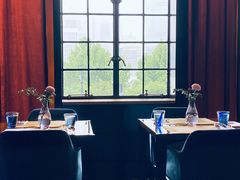 靠窗位-YUE·6·西式融合餐厅(外滩六号店)
