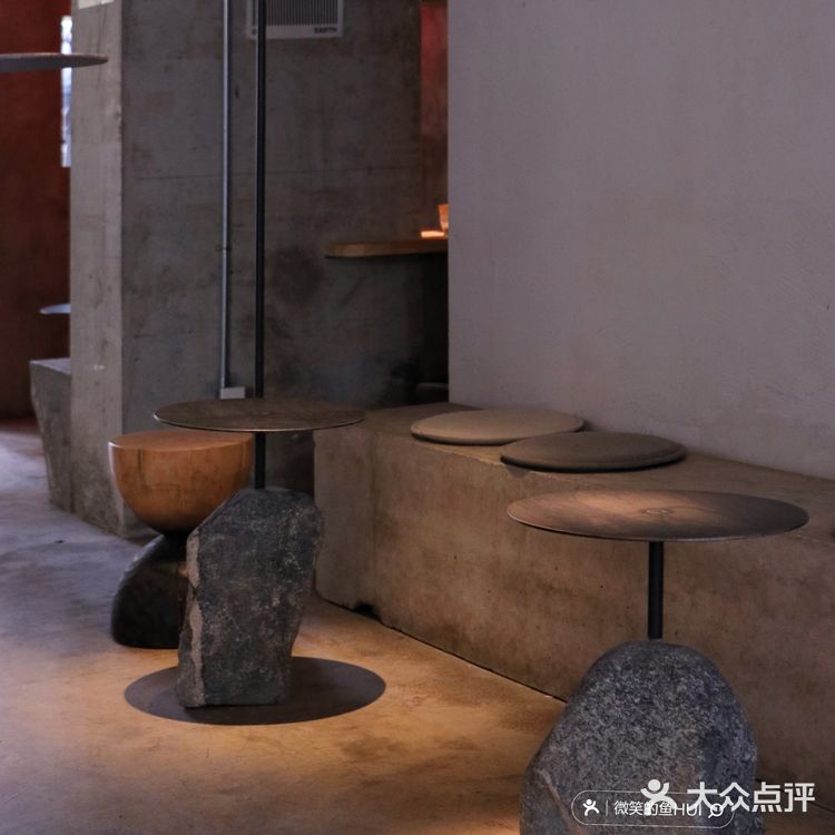 路过叹咖啡叹杯咖啡