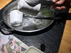 -洪氏嗨捞·广东猪肚鸡·椰子鸡火锅(西咸万象城店)