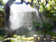 -Chom Cafe and Restaurant