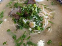 -东大桥小国抻面烧烤(长通路店)