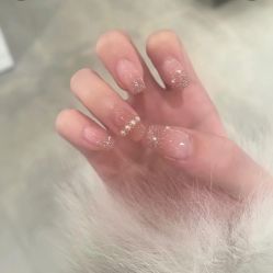 -悦指间美甲美睫
