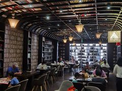 -钟书阁(松江泰晤士小镇店)