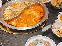 -沸炉重庆老火锅(军事博物馆店)