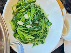 -鱼鲜饭香·招牌汽锅剁椒鱼头王