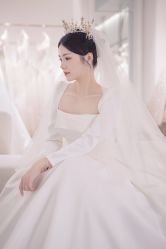 -艾米丽婚纱礼服
