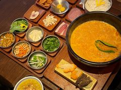 -银米·云南传统过桥米线(双廊黑金冠店)
