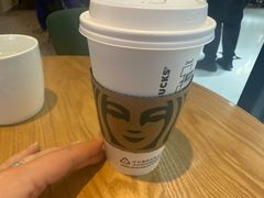 -星巴克(北京枫尚奥莱店)