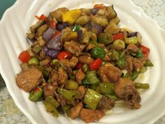 茄子肉丁小公鸡双拼拌面-文三里屯面馆(三里屯店)