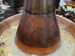 -果松木炭酸菜铜火锅·外婆参鸡汤