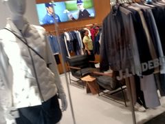 -燕莎奥特莱斯购物中心