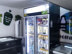 -正飞鲜奶(吐鲁番路店)