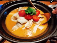 番茄野果酸汤黑鱼-云海肴·汽锅鸡·云南菜(天山百盛优客店)