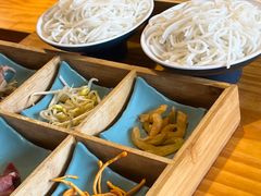 -勺子米线·云南传统小吃市集(四方街店)