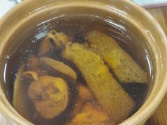 羊肚菌竹笙鸽子汤-崖口煲仔饭
