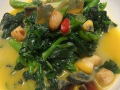 -八府香鸭·啫啫煲(华山路店)