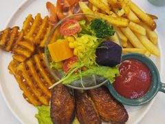 -丽莎沙拉轻食餐厅(国贸店)