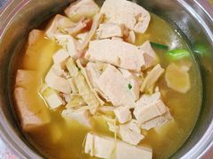 手工豆腐炖咸肉-国生茶庄·地道农家菜团建活动