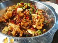干锅牛蛙-湘村小灶·地道长沙菜·本地人优选(万家丽路店)