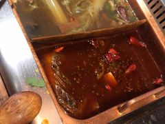 -老牌坊云南鱼豆花火锅(爱建店)