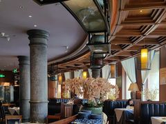 -八府香鸭·啫啫煲(华山路店)