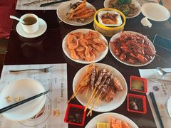 -荣誉国际酒店-云顶旋转餐厅