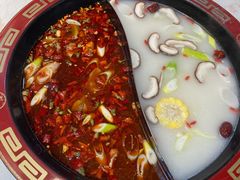 鸳鸯锅底-京门活鱼馆·鱼火锅(百子湾（原红庙）店)