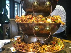 -沪小二炭火蛙锅(淮海中路美食不夜城店)