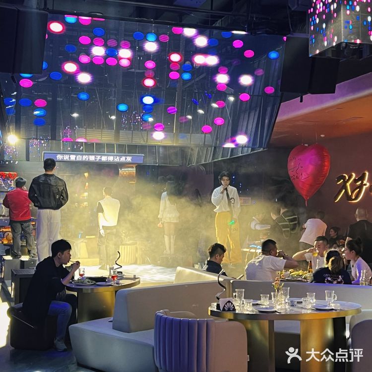 这家餐吧，竟然有沈阳最大的酒廊🤯