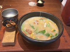 -银米·云南传统过桥米线(双廊黑金冠店)