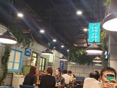 大堂-超越炭火牛蛙火锅鸡(河东店)