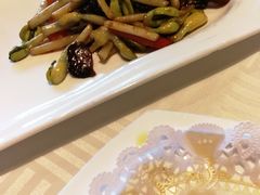 花生苗炒腊肉-上海年代·浙菜家烧·小海鲜(水上东路店)