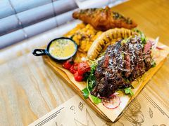 -Mark&Mars Restaurant