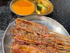 -何妹湿辣牛肉·粤式烧烤砂煲(桂雅路店)